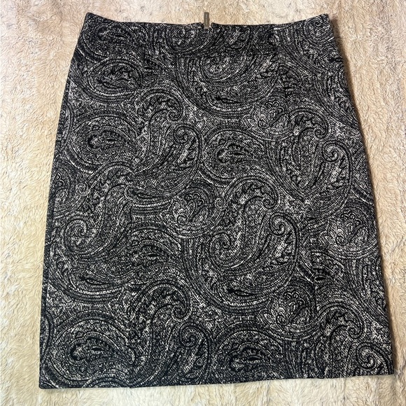 Michael Kors Black and White Paisley Pencil Skirt Size 10 - Picture 1 of 7